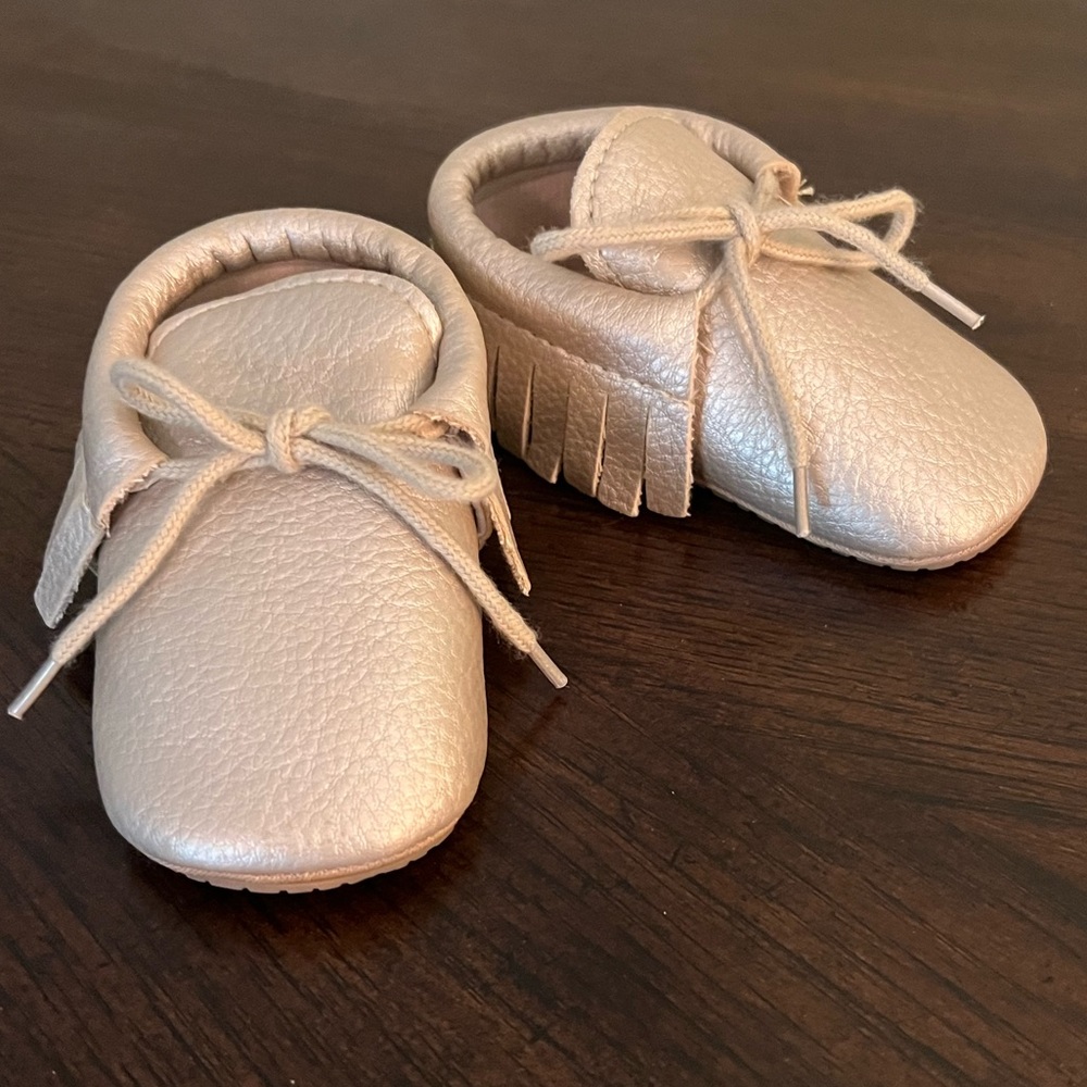 Baby infant size 2 moccasin walker soft shoe